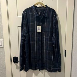 Black / blue men’s dress shirt. NWT.